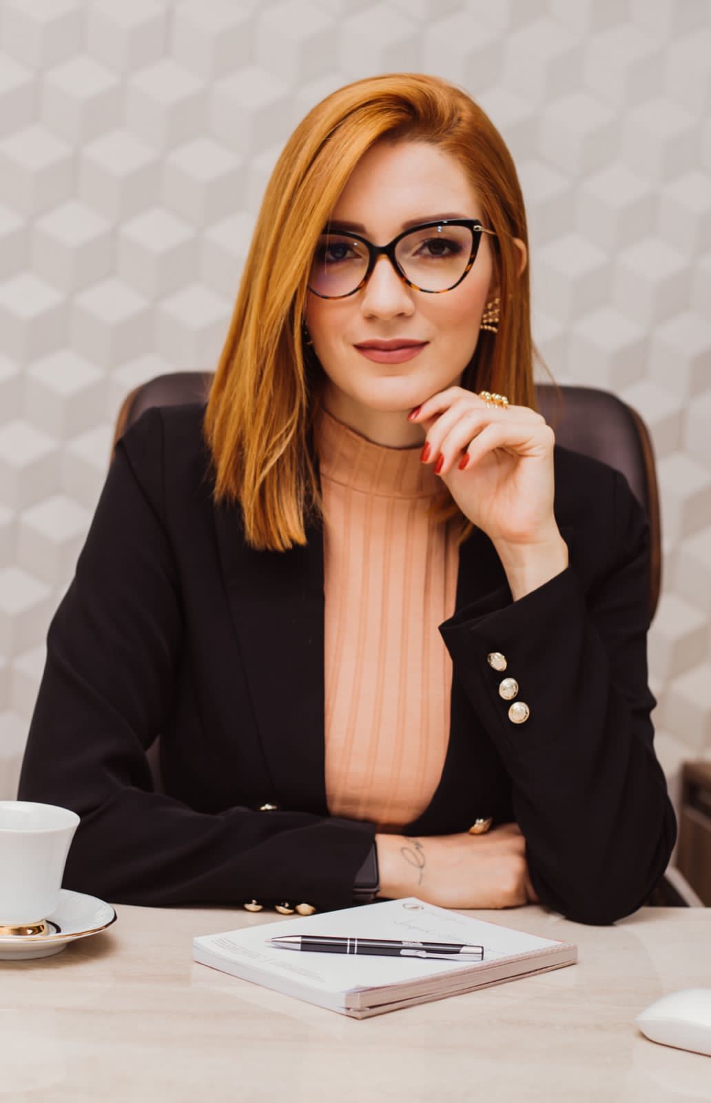 dra-ingrid-albuquerque-nutricionista-com-especialidade-nas-áreas-estética-e-esportiva-especialista-em-emagrecimento-saúde-da-mulher-pré-e-pós-operatório-de-cirurgia-plástica